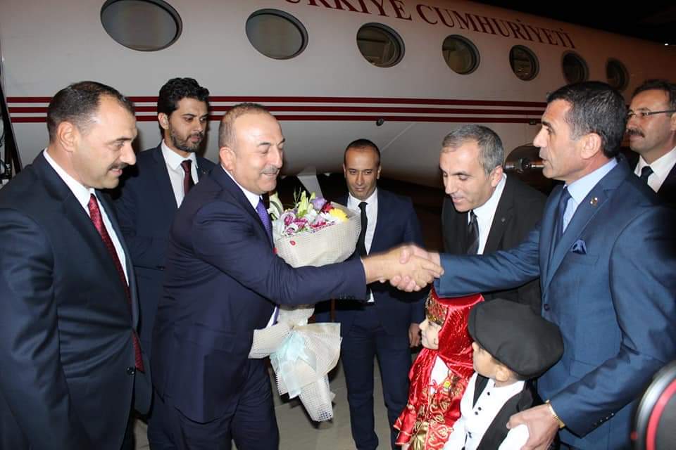 Genel başkanımız sayın Tayyip DALGIN Dışişleri Bakanımız Sayın Mevlüt ÇAVUŞOĞOLUNU Elazığ hava limanında karşıladı