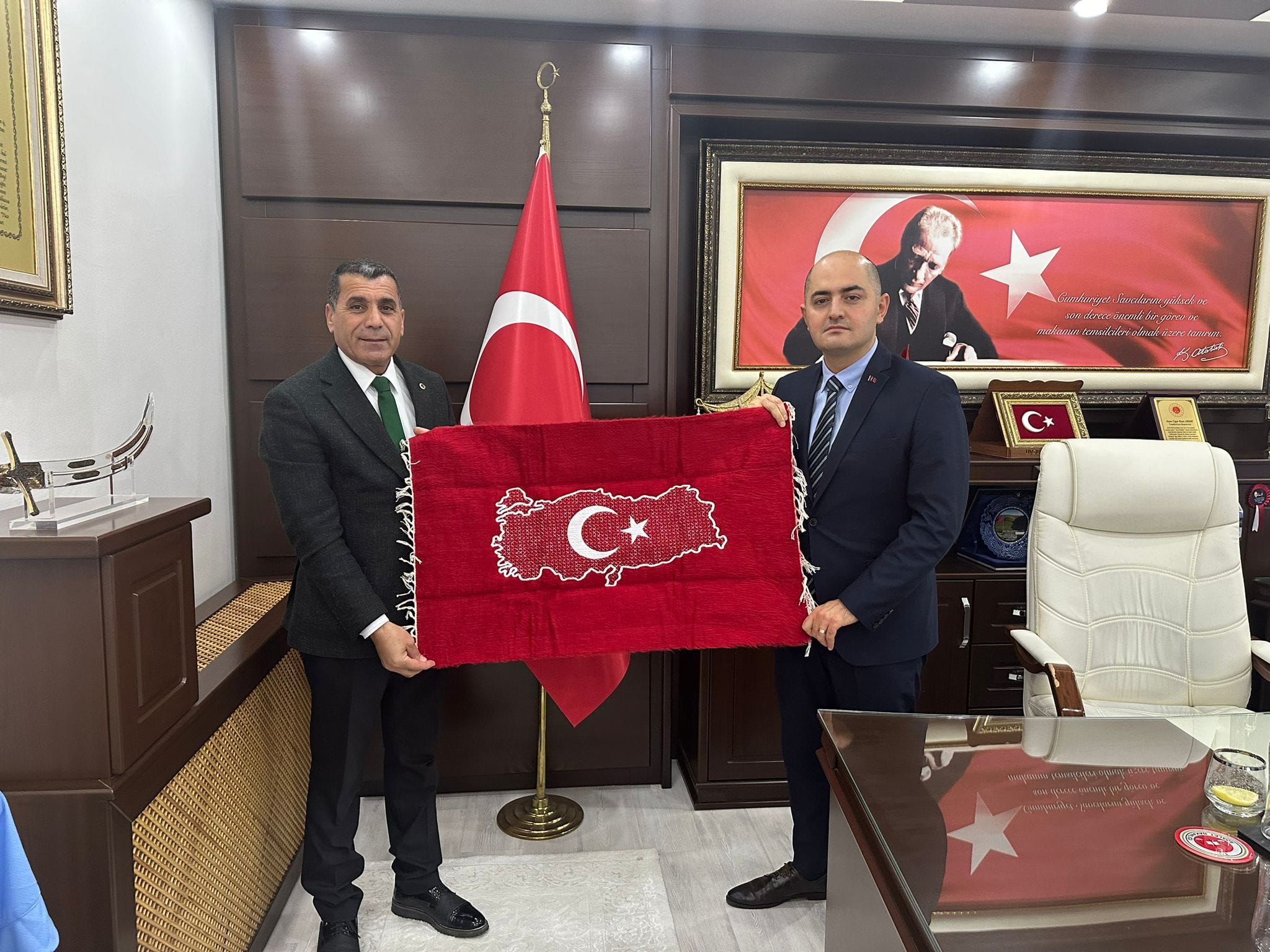 Osmaniye Cumhuriyet Başsavcımız Sayın Uygur Kaan ARISOY'u Makamında ziyaret ederek Çalışmalarımız hakkında bilgi Alışverişinde bulunduk
